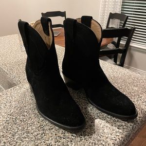 Tecovas Lucy in Black Suede size 7